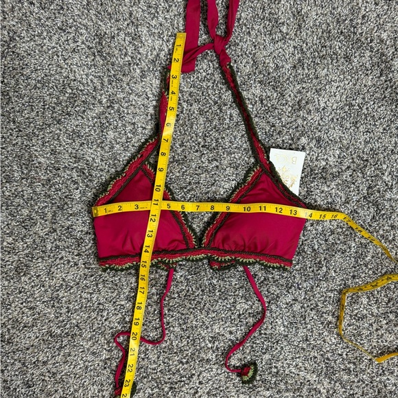 BECCA Raspberry Magenta Crochet Embroidered Detail Bikini Top Large - Picture 10 of 12